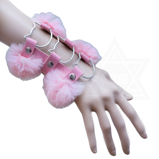 Pinky cats bangle