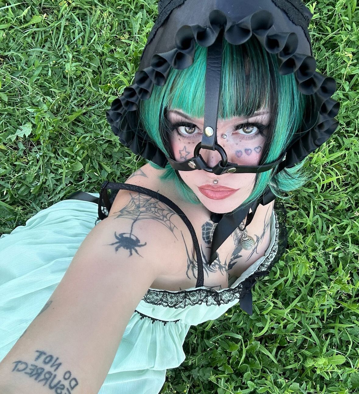 Death lolita bonnet*